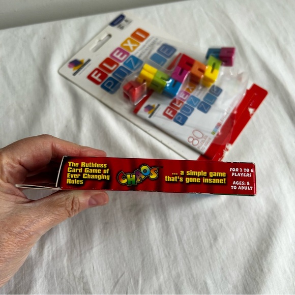 Lot of 2 New Games Flexi Puzzle & Chaos Cards - Picture 6 of 8